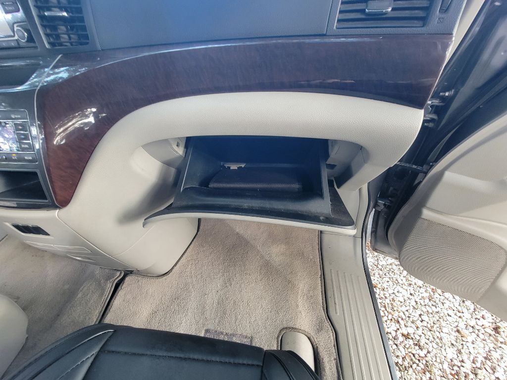2016 Nissan Quest Image 22
