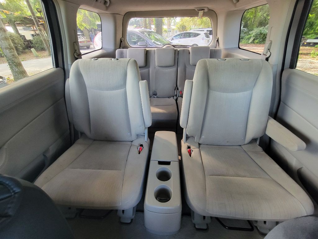 2016 Nissan Quest Image 32
