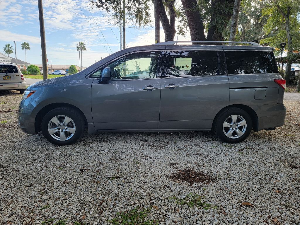 2016 Nissan Quest Image 2
