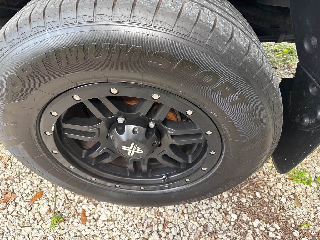 2017 Toyota Tundra Image 12