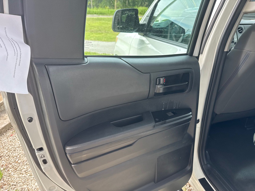 2017 Toyota Tundra Image 14