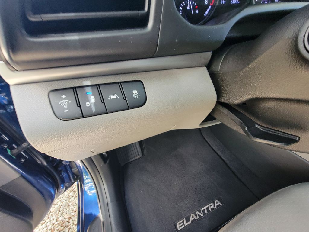 2020 Hyundai Elantra Image 18
