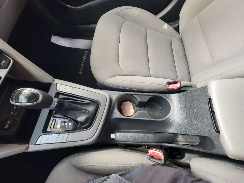 2020 Hyundai Elantra Image 19