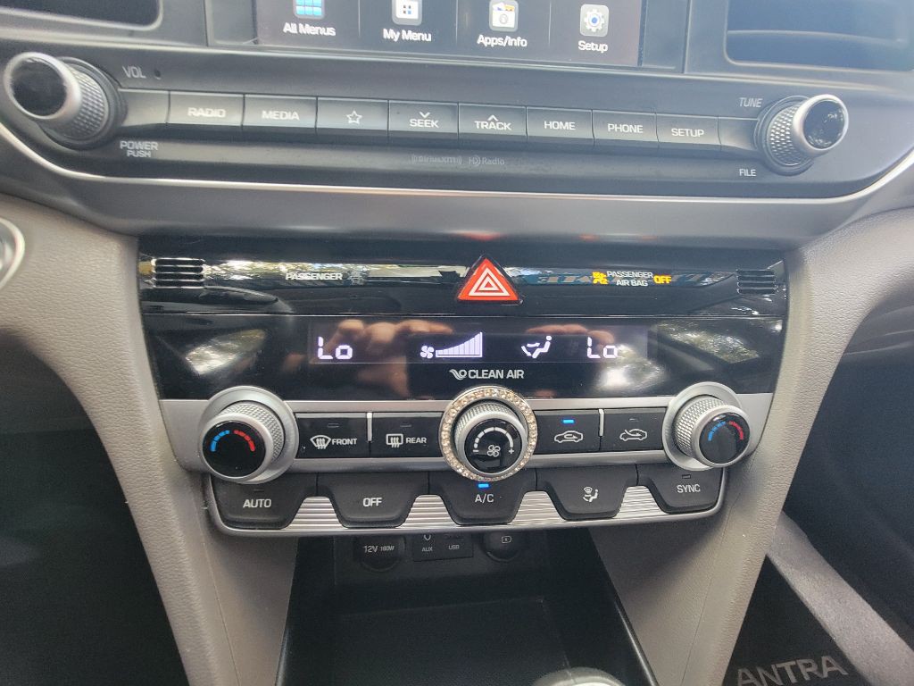2020 Hyundai Elantra Image 20