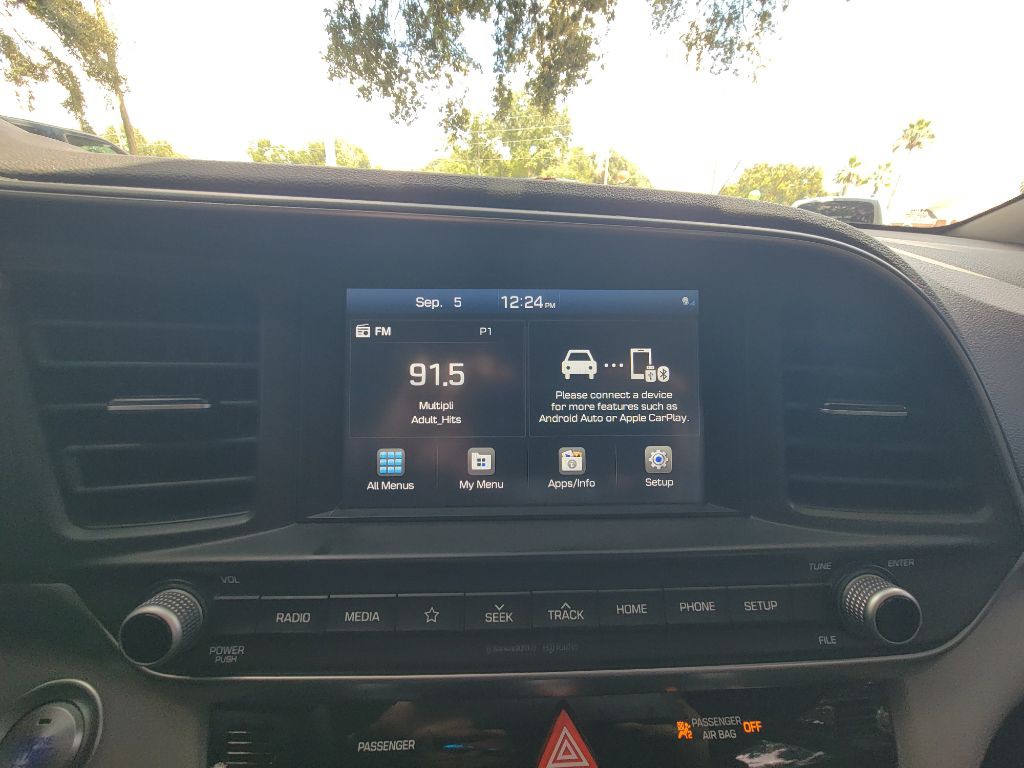 2020 Hyundai Elantra Image 21