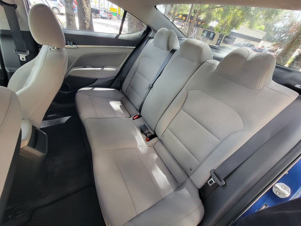 2020 Hyundai Elantra Image 25