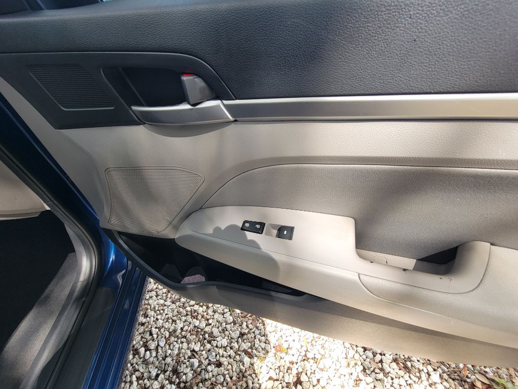 2020 Hyundai Elantra Image 34