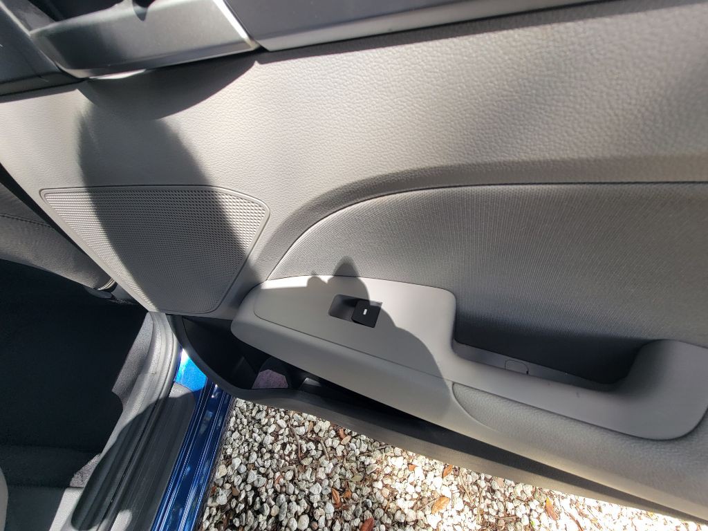 2020 Hyundai Elantra Image 35