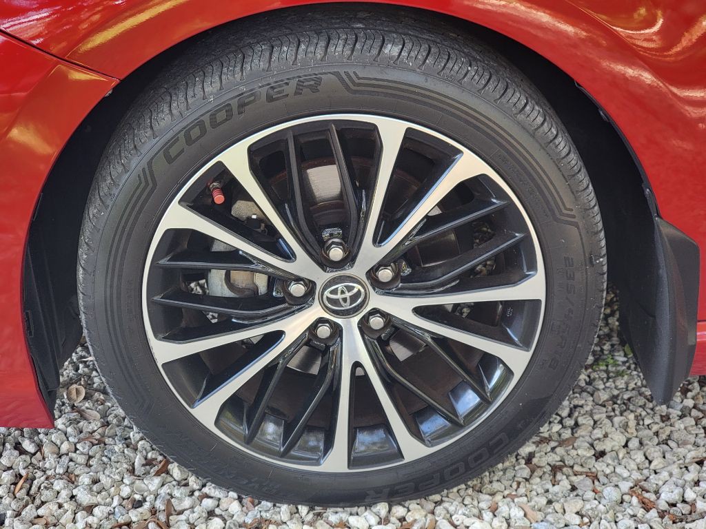 2019 Toyota Camry Image 10