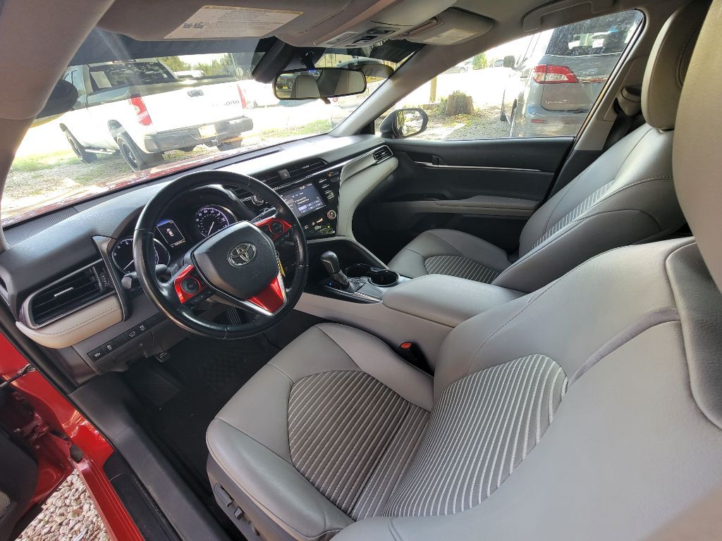 2019 Toyota Camry Image 12