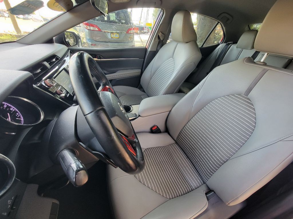 2019 Toyota Camry Image 14