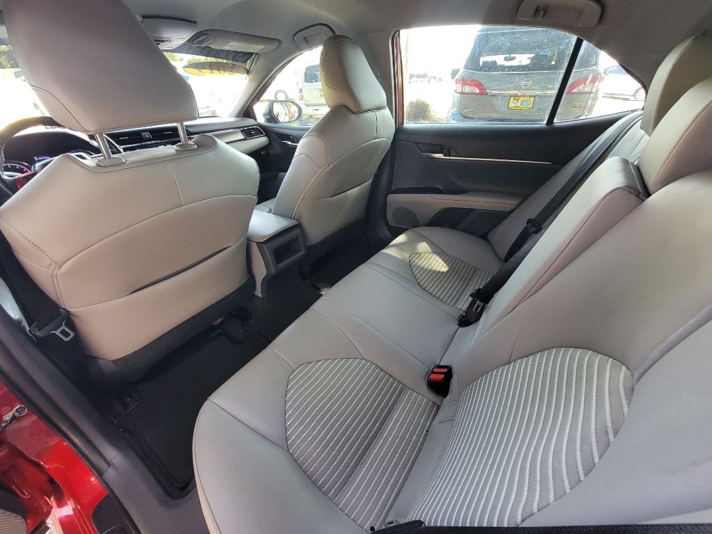2019 Toyota Camry Image 22