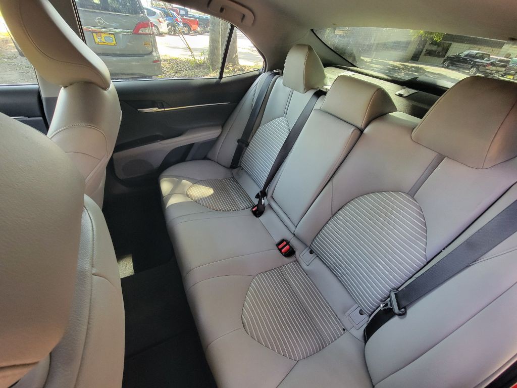 2019 Toyota Camry Image 25