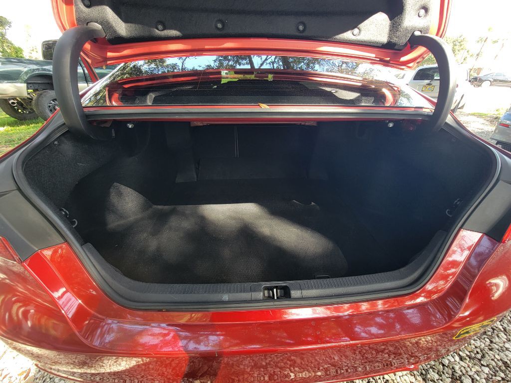 2019 Toyota Camry Image 33