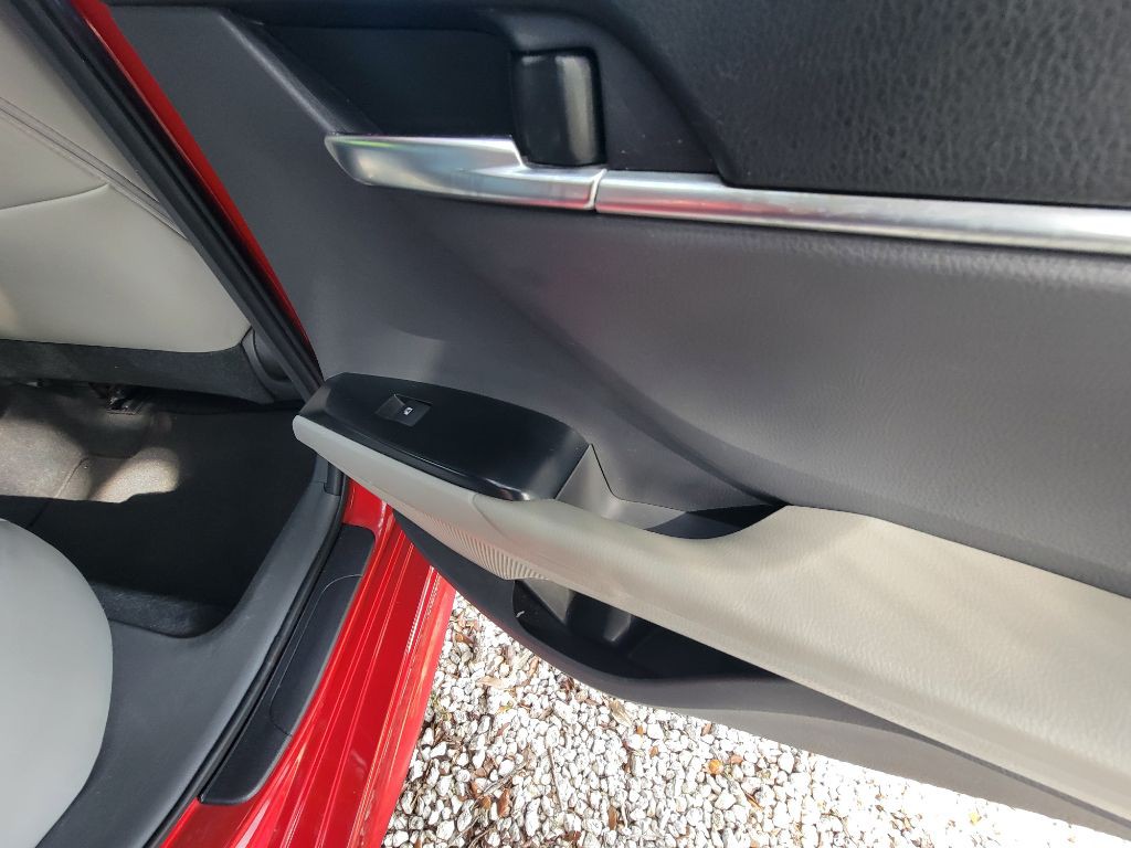 2019 Toyota Camry Image 34