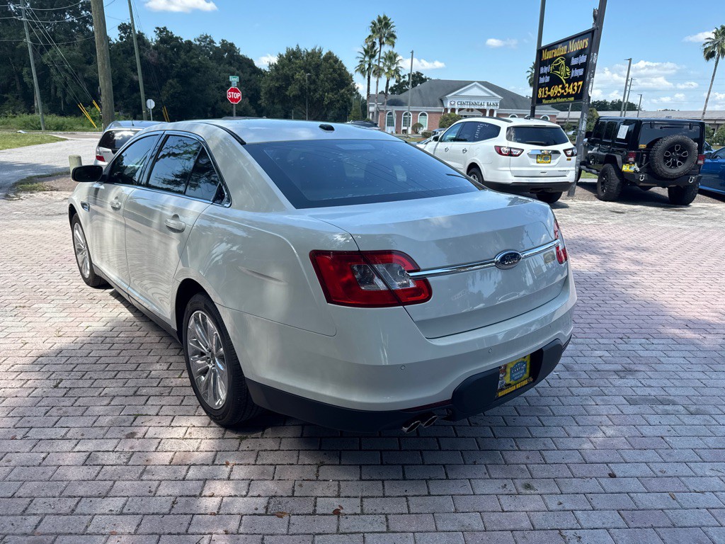2010 Ford Taurus Image 5