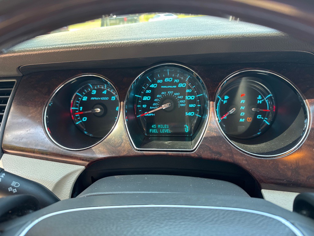 2010 Ford Taurus Image 27