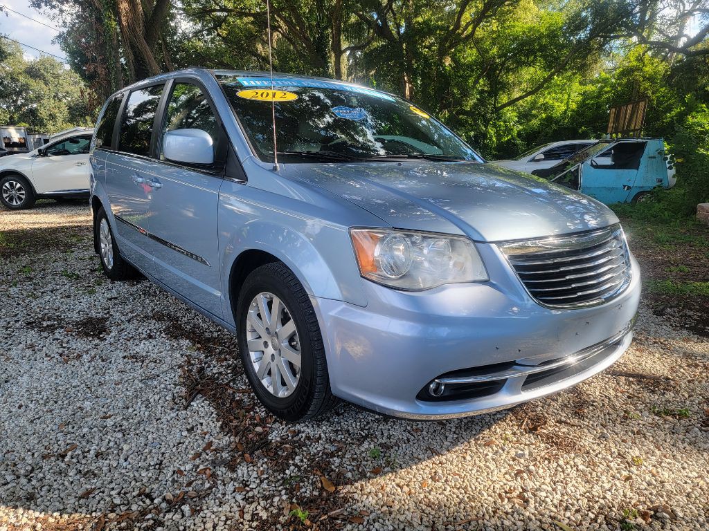 2012 Chrysler Town & Country Image 1