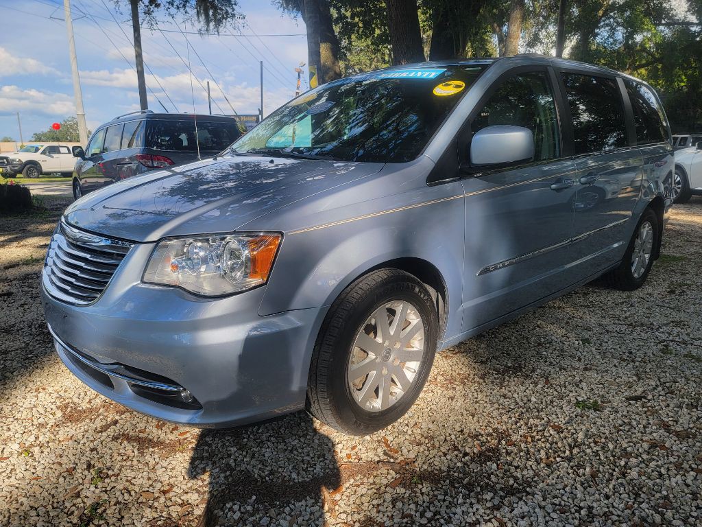 2012 Chrysler Town & Country Image 4