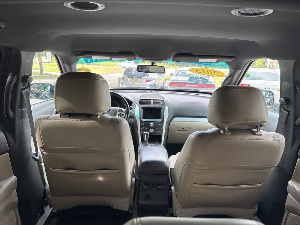 2013 Ford Explorer Image 17