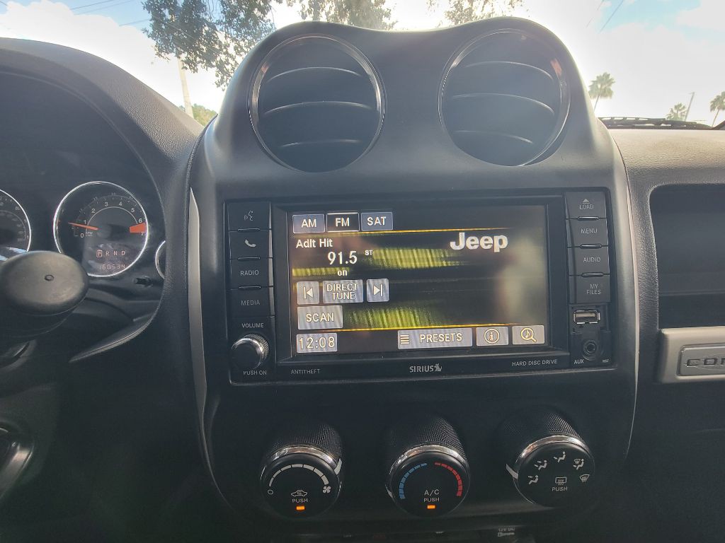 2014 Jeep Compass Image 20