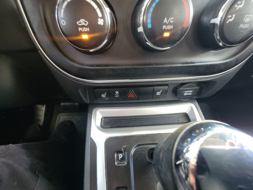 2014 Jeep Compass Image 21