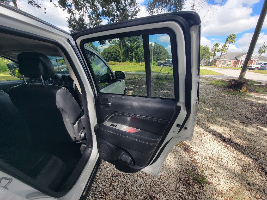 2014 Jeep Compass Image 35