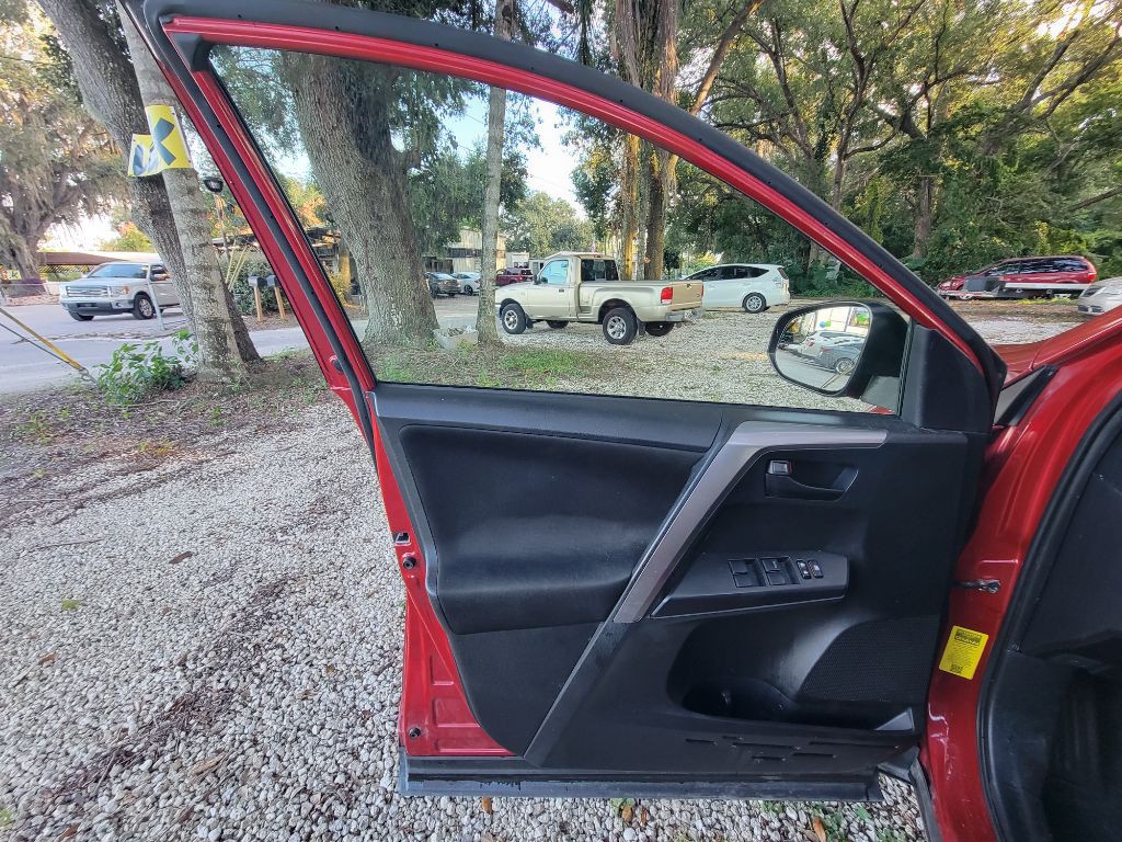 2017 Toyota Rav4 Image 16