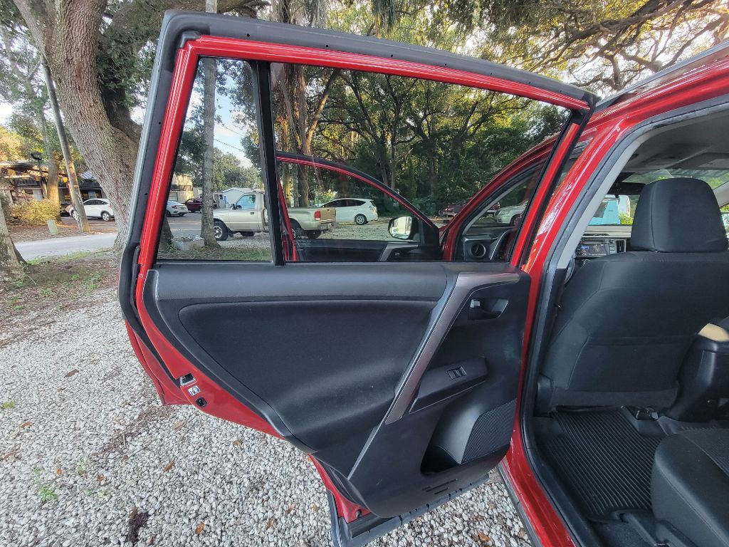 2017 Toyota Rav4 Image 21