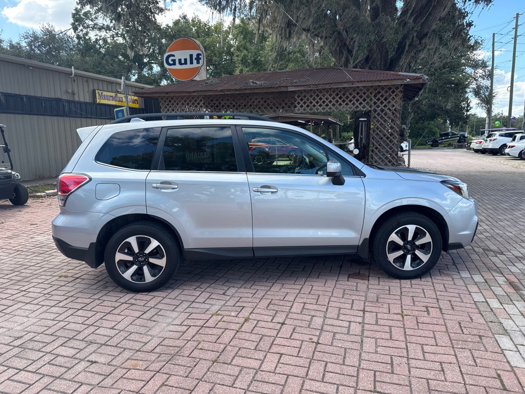 2018 Subaru Forester Image 8