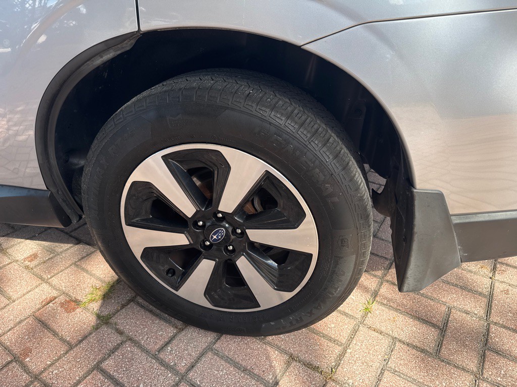 2018 Subaru Forester Image 11