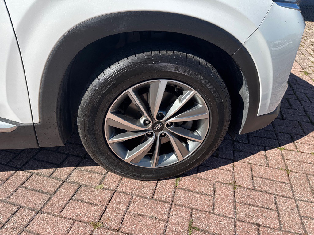 2019 Hyundai Santa Fe Image 10