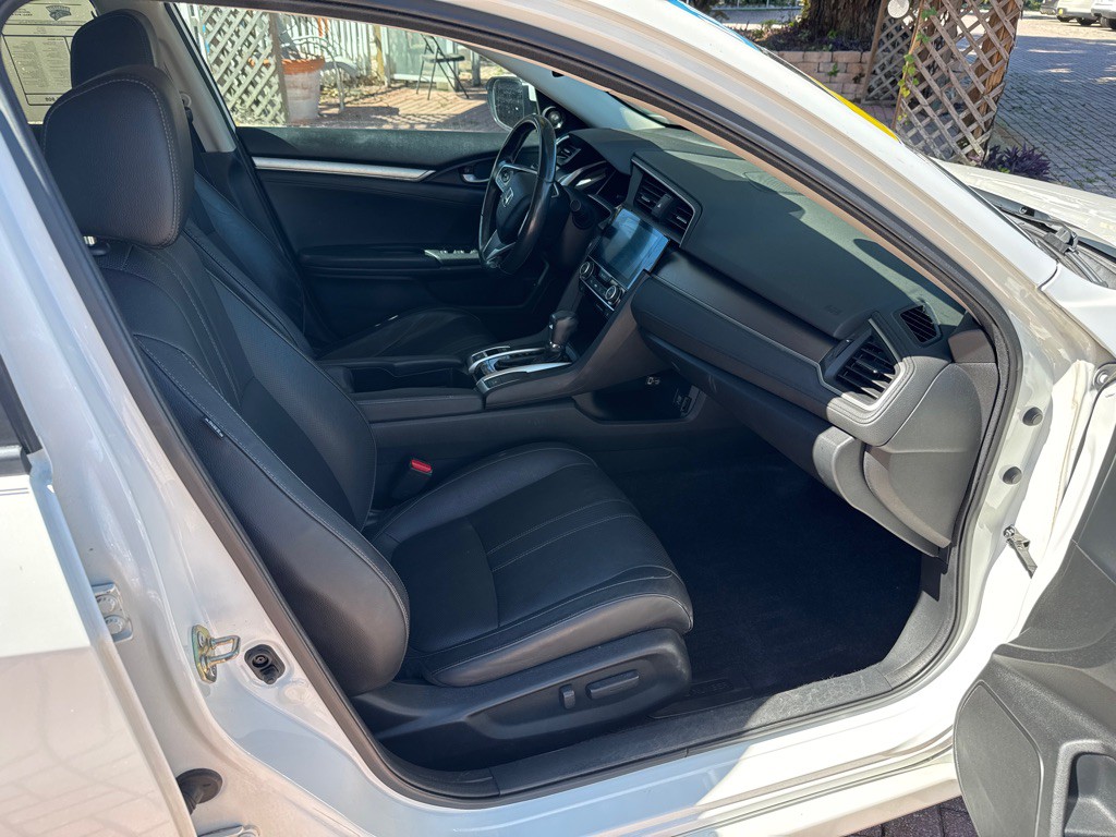 2016 Honda Civic Image 16