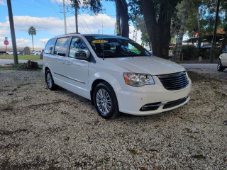 Image for 2013 Chrysler Town & Country Touring L ID: 6929971