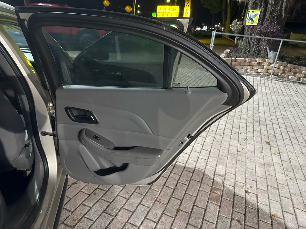 2015 Chevrolet Malibu Image 13