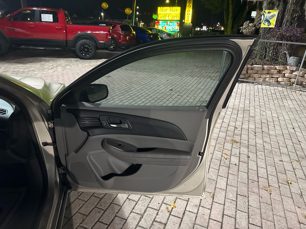 2015 Chevrolet Malibu Image 14