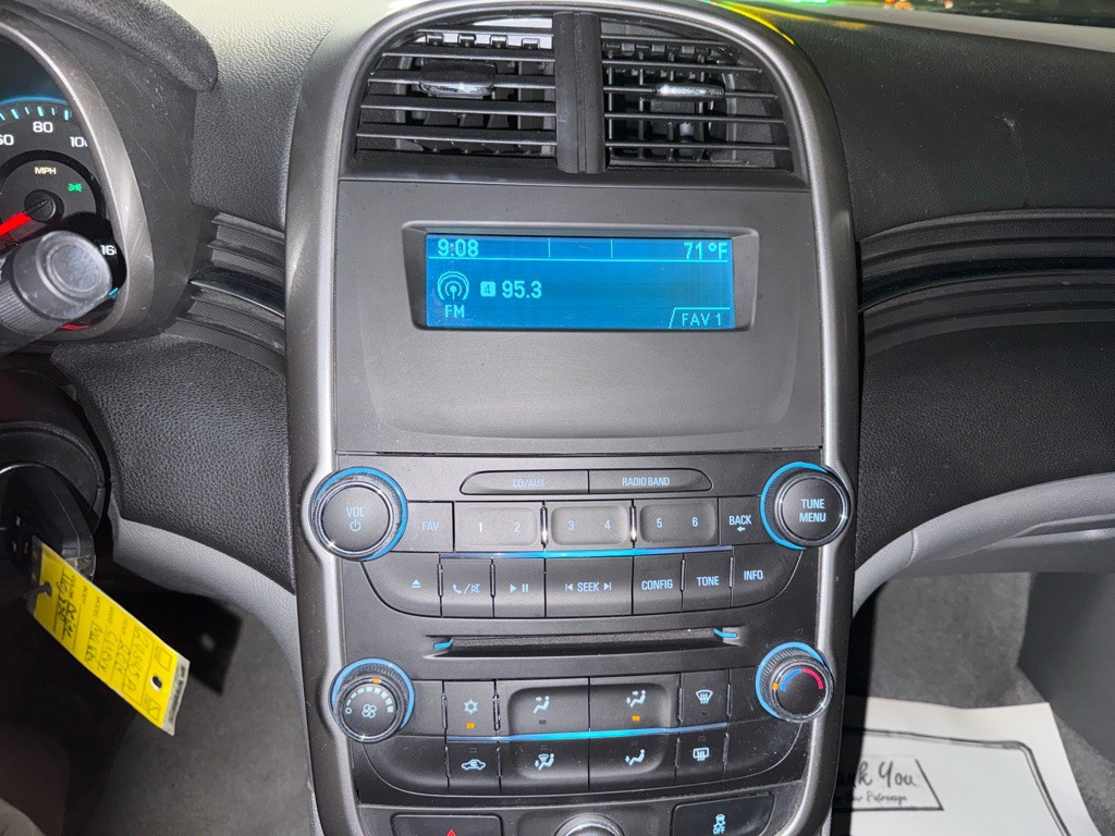 2015 Chevrolet Malibu Image 25