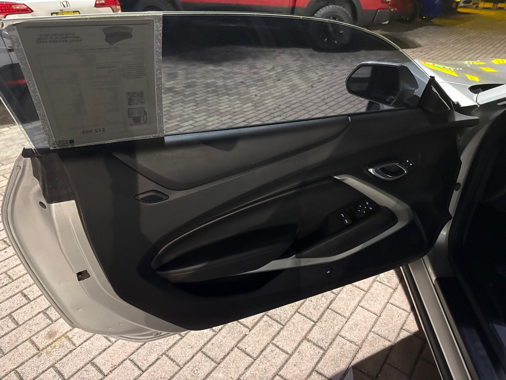 2017 Chevrolet Camaro Image 18