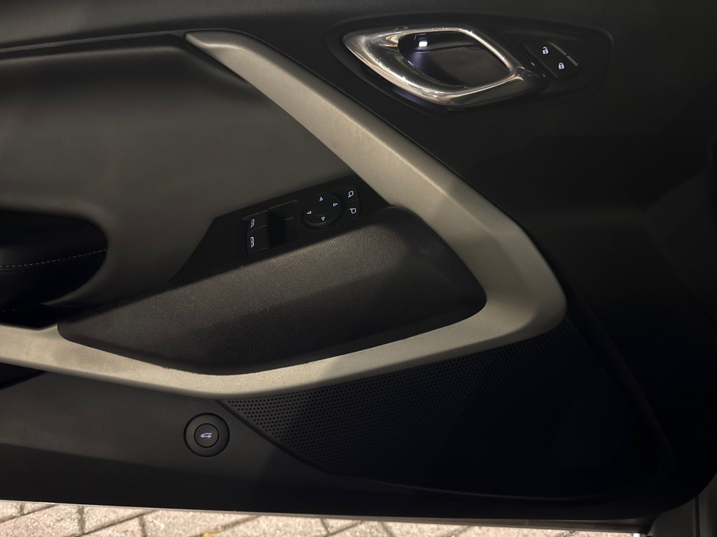 2017 Chevrolet Camaro Image 28