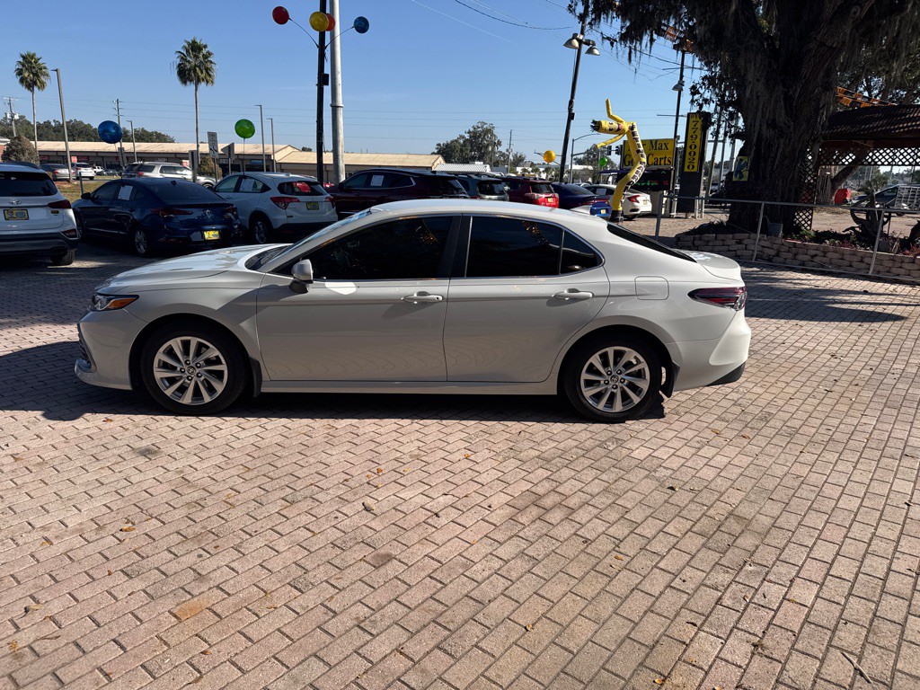 2023 Toyota Camry Image 4