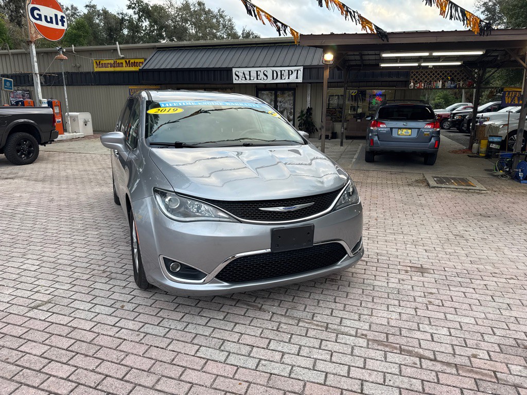 2019 Chrysler Pacifica Image 2