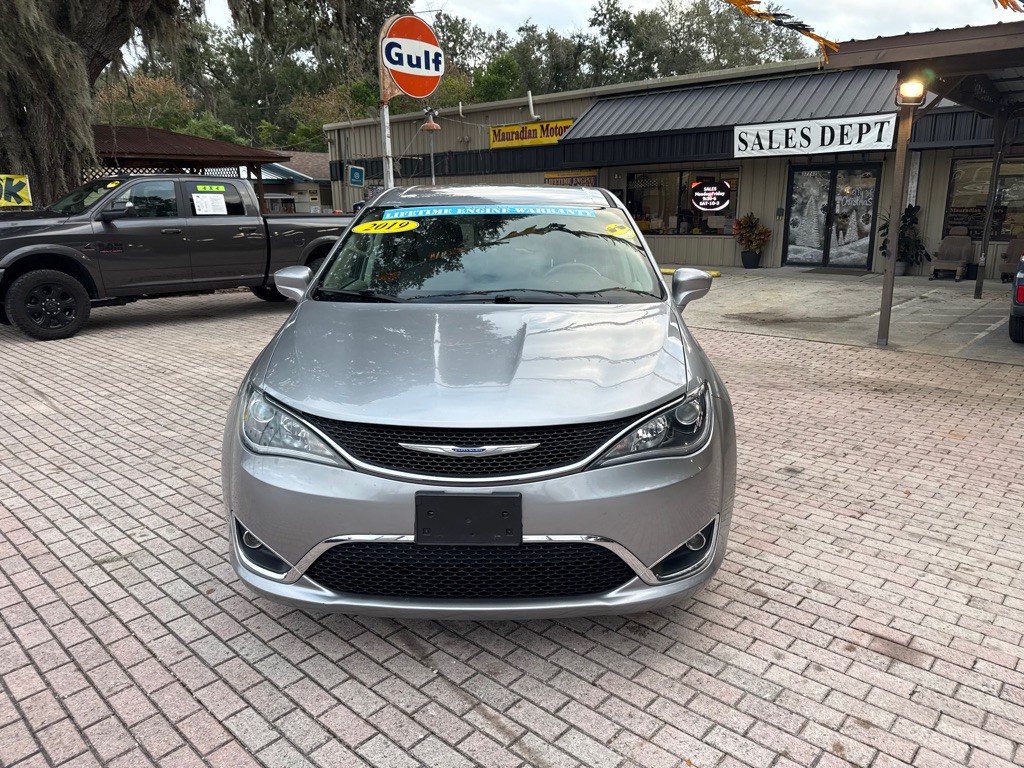 2019 Chrysler Pacifica Image 3