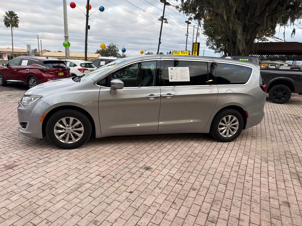 2019 Chrysler Pacifica Image 5