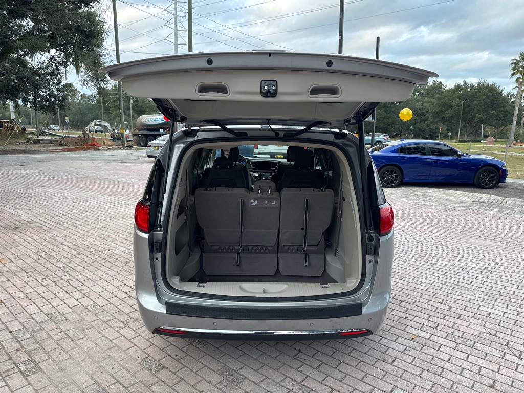 2019 Chrysler Pacifica Image 15