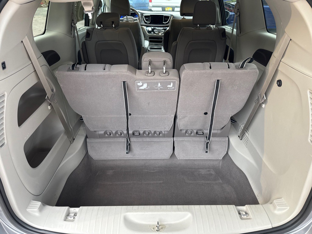 2019 Chrysler Pacifica Image 16