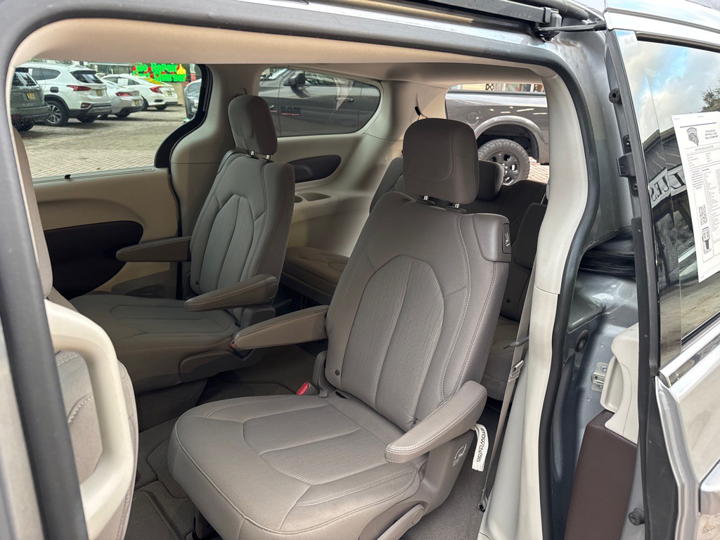 2019 Chrysler Pacifica Image 19