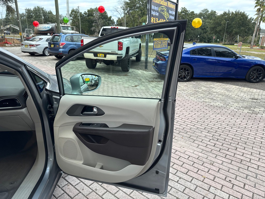 2019 Chrysler Pacifica Image 23