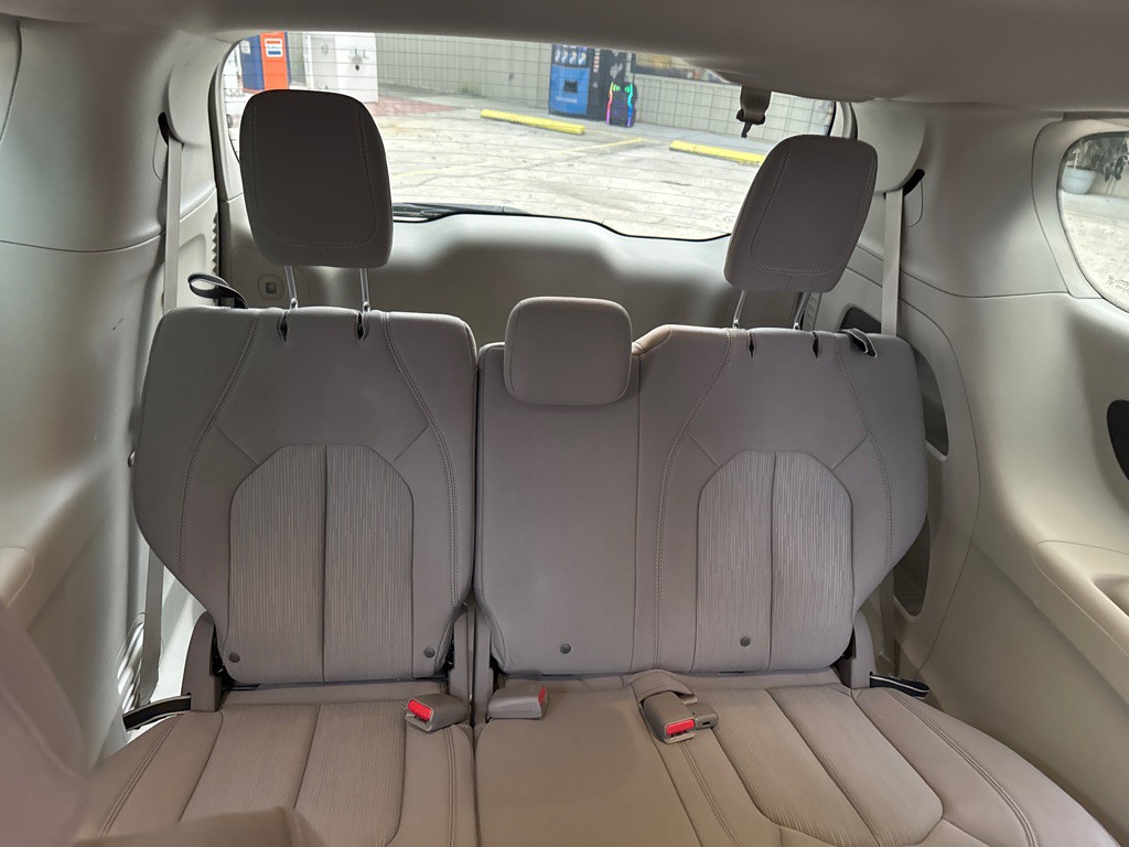 2019 Chrysler Pacifica Image 25