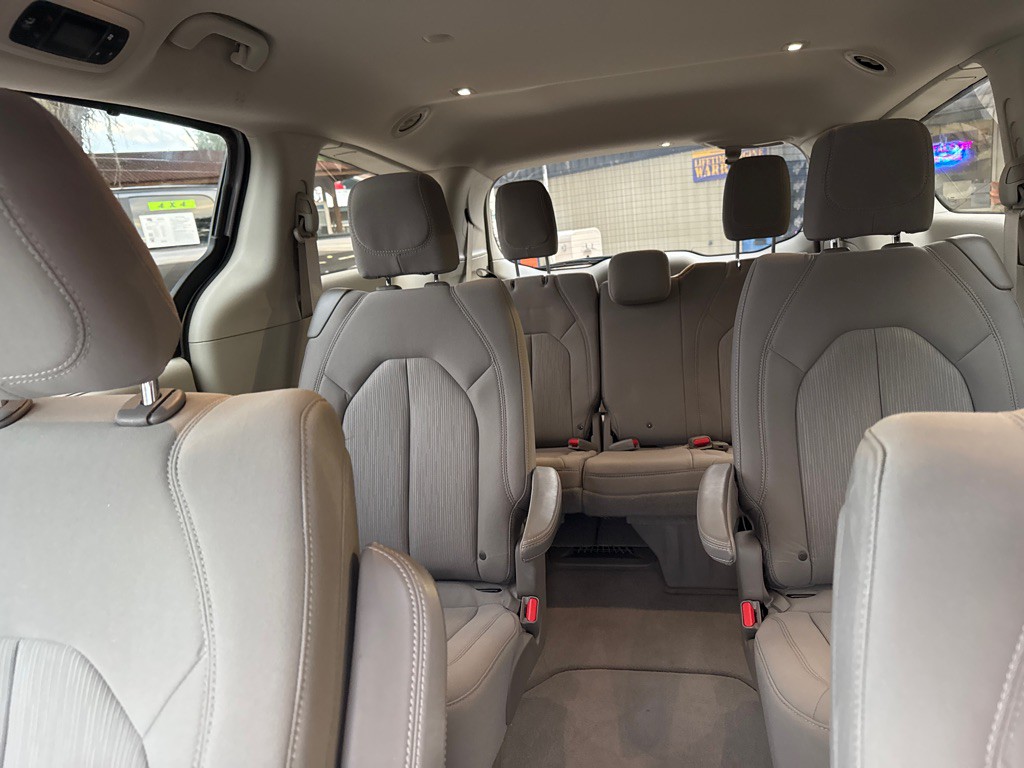 2019 Chrysler Pacifica Image 40
