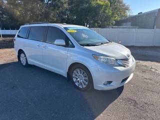 Image for 2012 Toyota Sienna XLE ID: 7061617